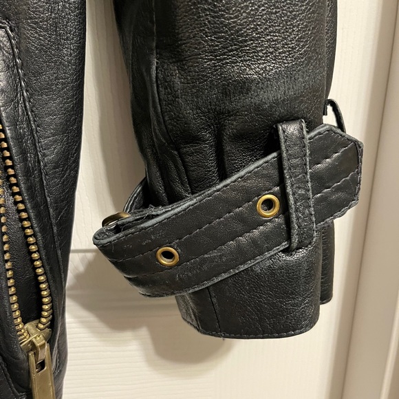 Ladies 90s Vintage Leather Jacket Size Medium - Picture 4 of 15